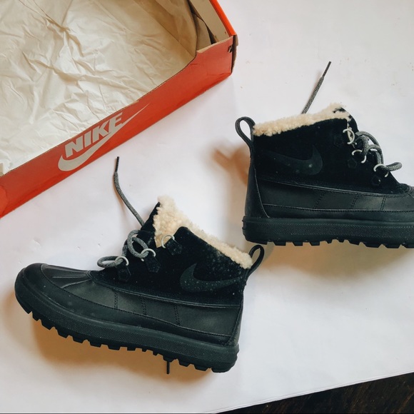 nike woodside chukka 2 women's boot